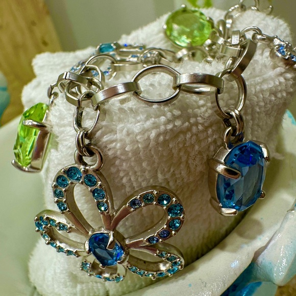 SWAROVSKI COCKTAIL BRACELET & EARRINGS - Picture 4 of 10